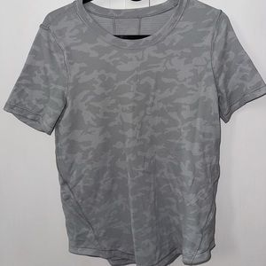 Lululemon T-Shirt